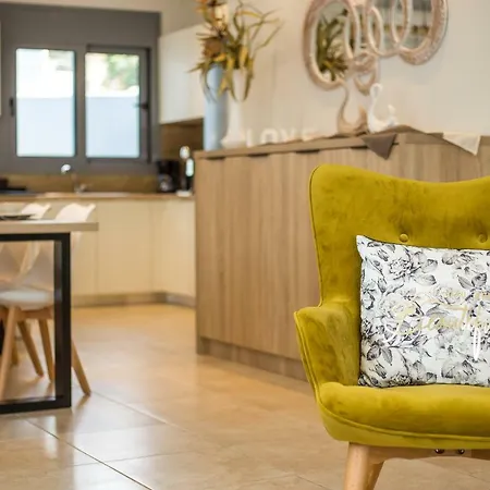 The Sisters Καλυθιές