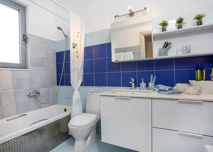 فيلة The Sisters